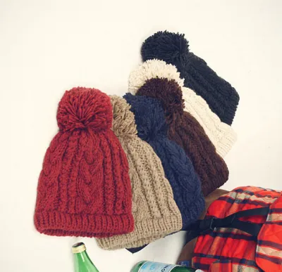 Bonnet à Pompom Hiver Retro avec Tricot à Torsades en Laine Epaisse