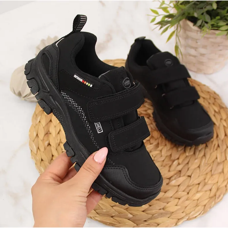 Chaussures de trekking imperméables pour enfants à velcro imperméables American Club noires le noir